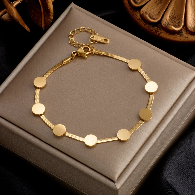 Pulseira Feminina Luxo com Banho de Ouro 18K – Design Moderno e Charmoso | Tendência 2025 Luxaea