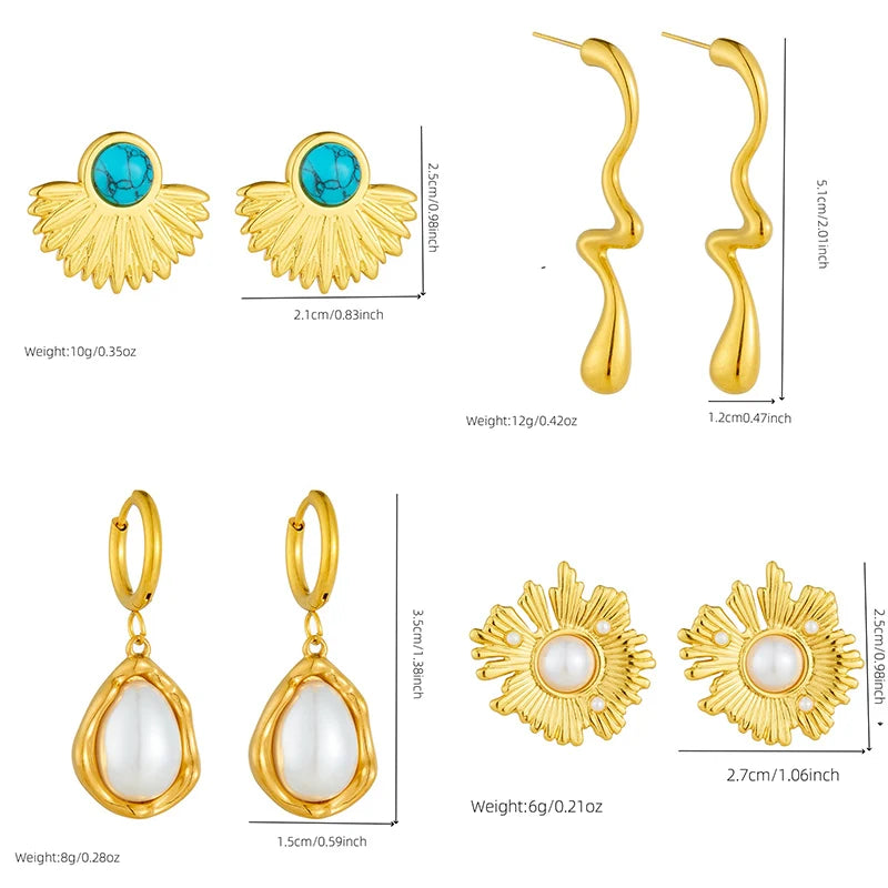 Conjunto de Semijoia Banho de Ouro 18K – Colar & Brincos com Pérola, Lua e Flor Dourada