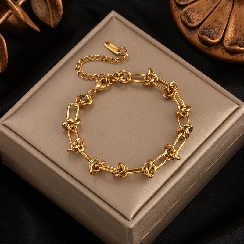 Conjunto Colar e Pulseira Feminina – Design Torcido Banhado a Ouro 18K e Prata