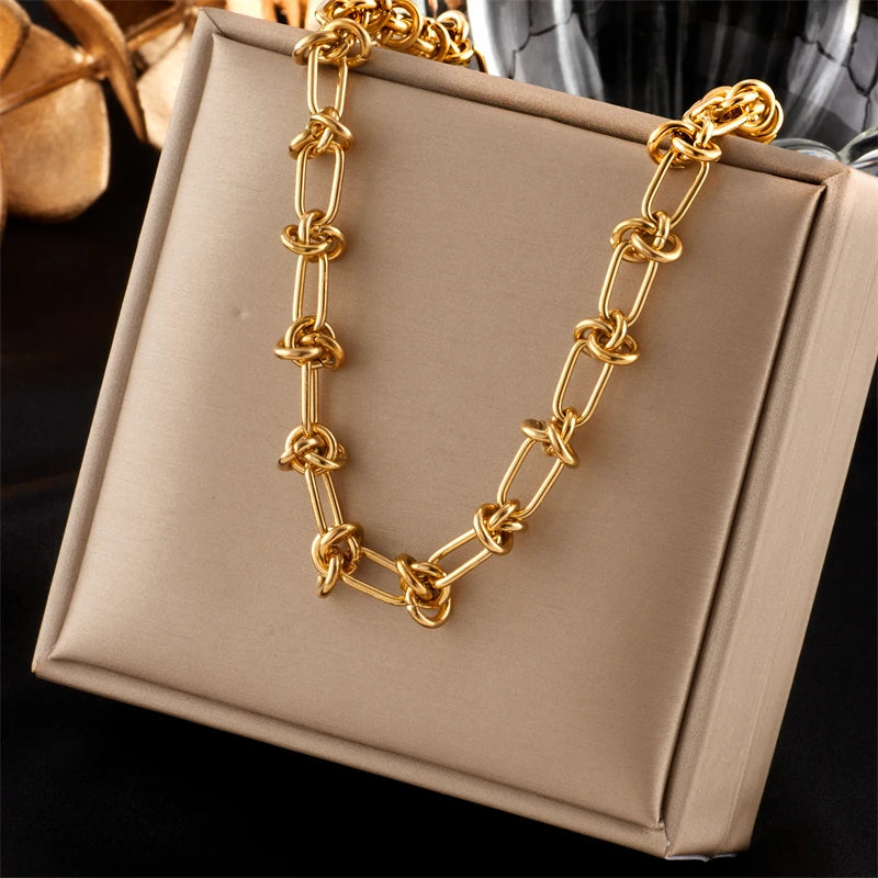 Conjunto Colar e Pulseira Feminina – Design Torcido Banhado a Ouro 18K e Prata