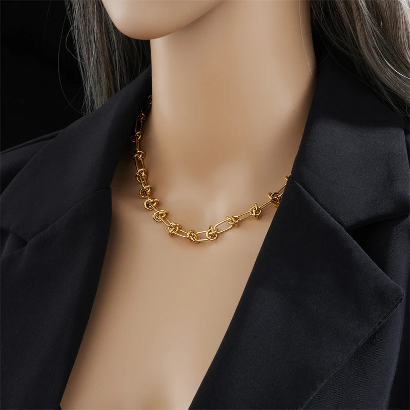 Conjunto Colar e Pulseira Feminina – Design Torcido Banhado a Ouro 18K e Prata