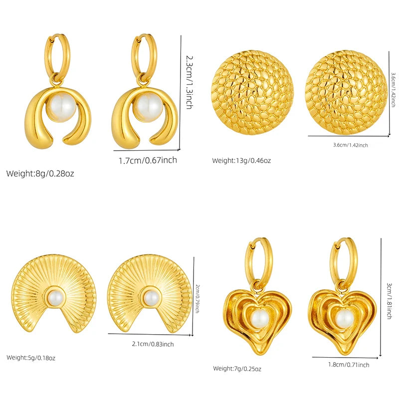 Conjunto de Semijoia Banho de Ouro 18K – Colar & Brincos com Pérola, Lua e Flor Dourada