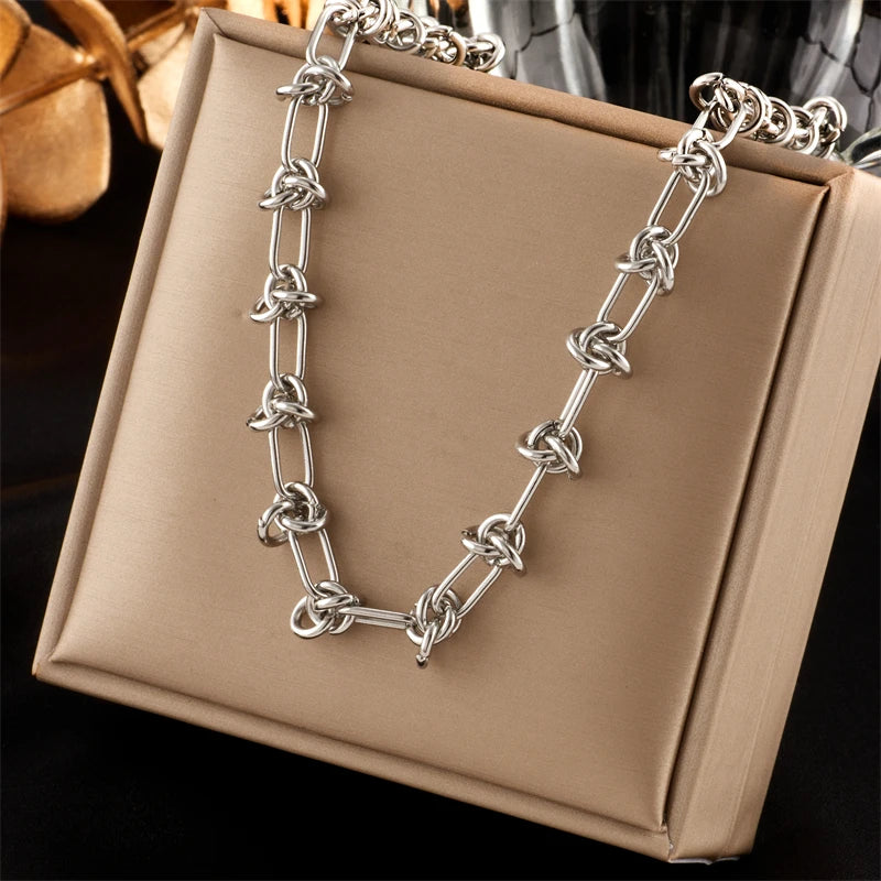 Conjunto Colar e Pulseira Feminina – Design Torcido Banhado a Ouro 18K e Prata