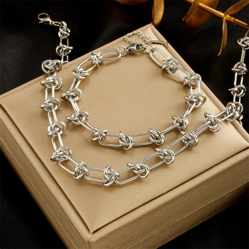 Conjunto Colar e Pulseira Feminina – Design Torcido Banhado a Ouro 18K e Prata