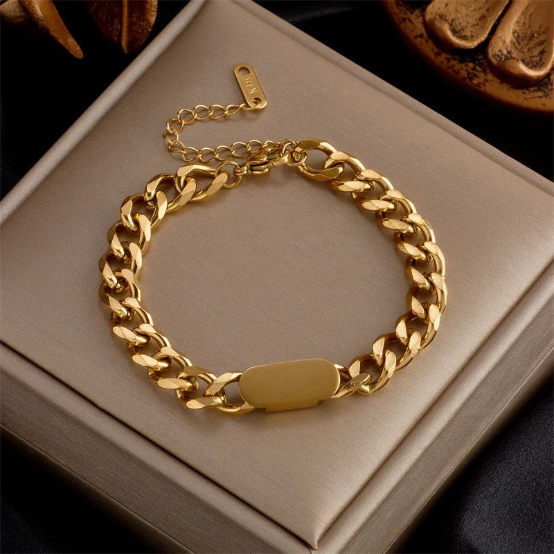 Pulseira Feminina Luxo com Banho de Ouro 18K – Design Moderno e Charmoso | Tendência 2025 Luxaea